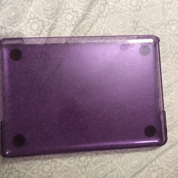 FREE WITH PURCHASE Purple Plastic 13” MacBook Pro Case - Picture 2 of 3